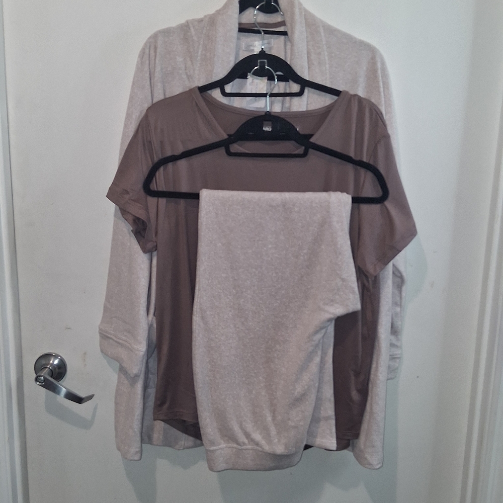 Midnight by Carole Hochman Beige Open-Front Cardigan